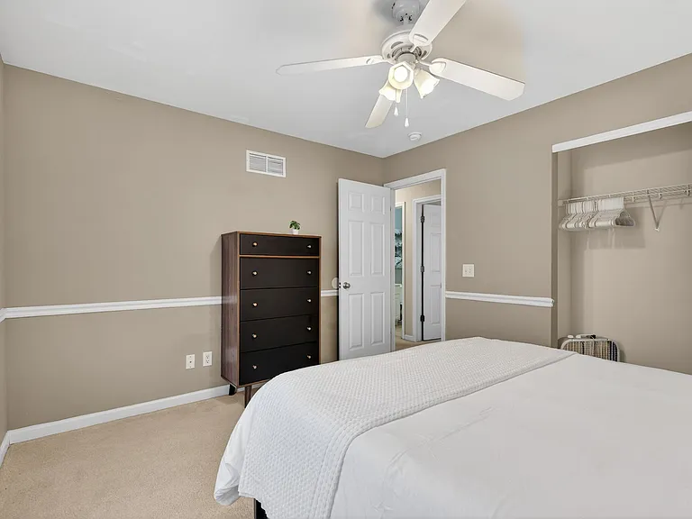 27 Crimson Leaf Ct — Photo 32
