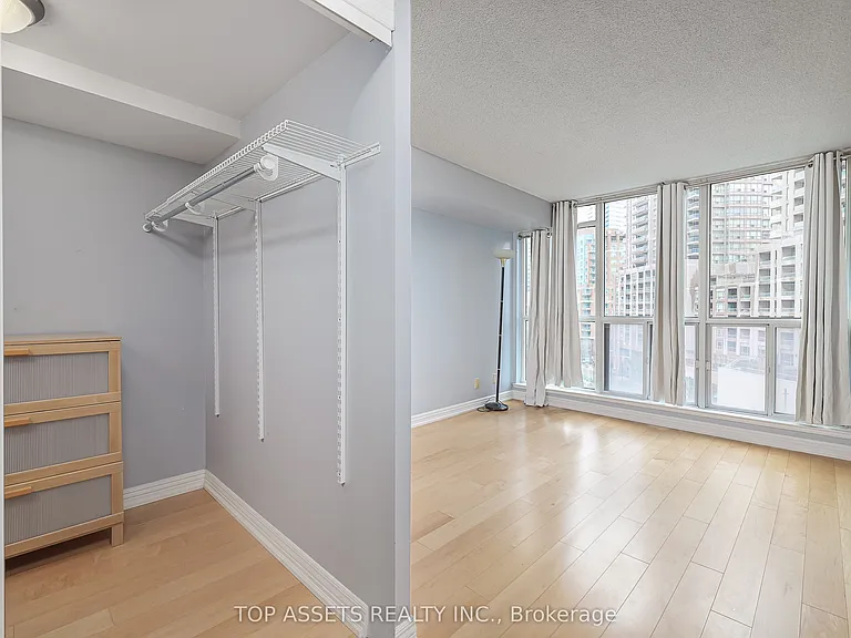 24 Wellesley St W #614 — Photo 19
