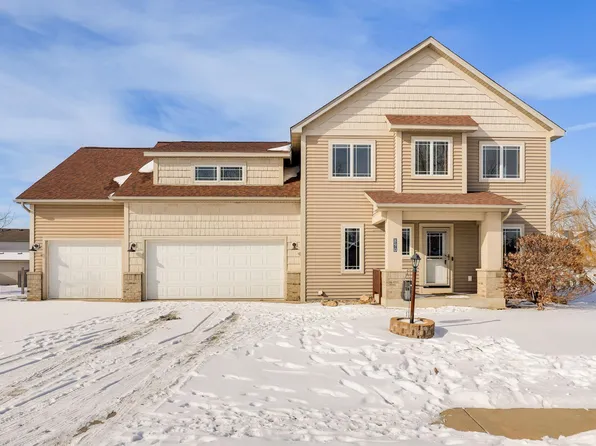 890 Snowbird Dr, Red Wing, MN 55066