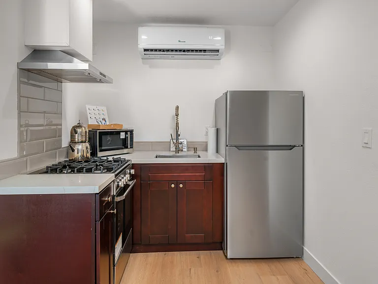 163 E 10th Ave #1 — Photo 9