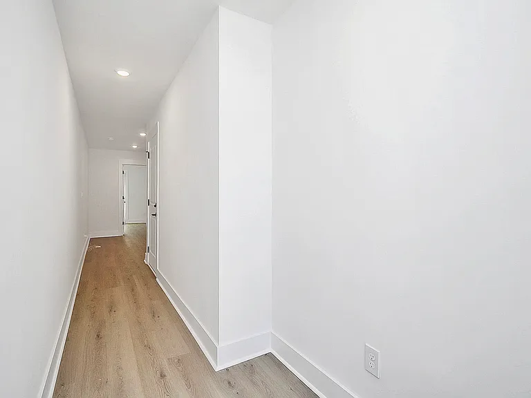 2613 Dr Carver Rd — Photo 5
