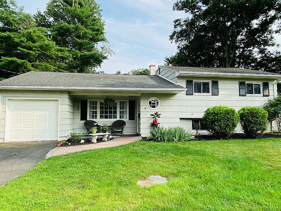 1st image of 10 Willow Ct