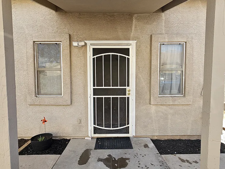 1221 S 11th Ave #2 — Photo 1