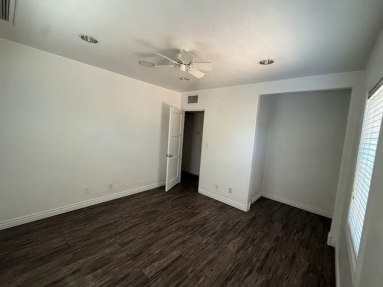 531 E Osborn Rd — Photo 24