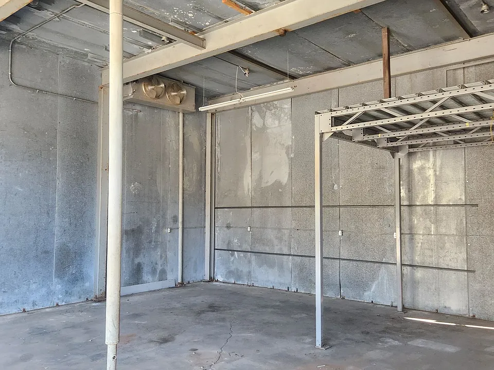 Building Photo 3