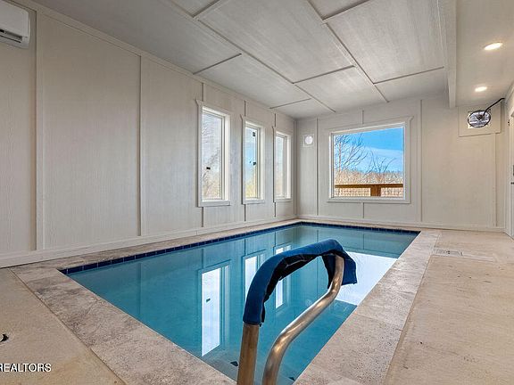 4th image of 1567 Rainbow Ridge Way