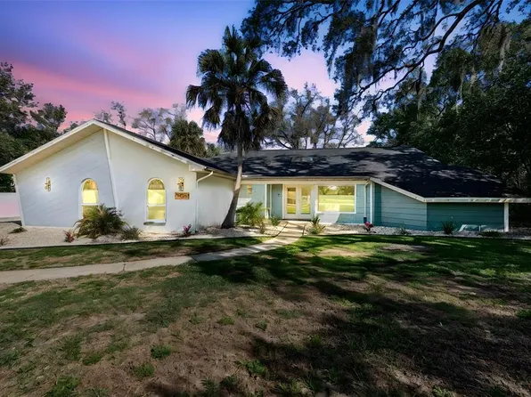 7995 Chaucer Dr, Weeki Wachee, FL 34607