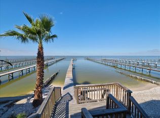 674 Copano Ridge Rd, Rockport, TX 78382