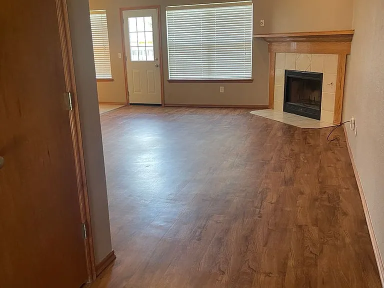 3417 Shadow St — Photo 5