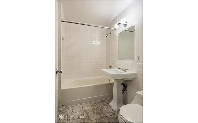 Rented by Douglas Elliman | media 19