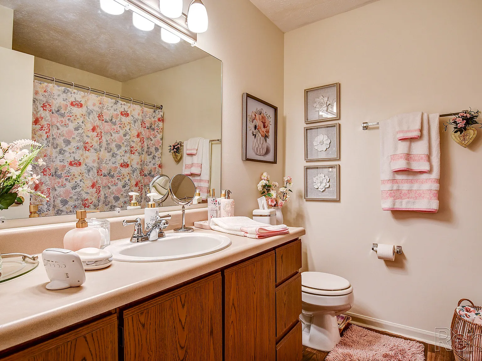 Hickory Knoll Apartments — Photo 3