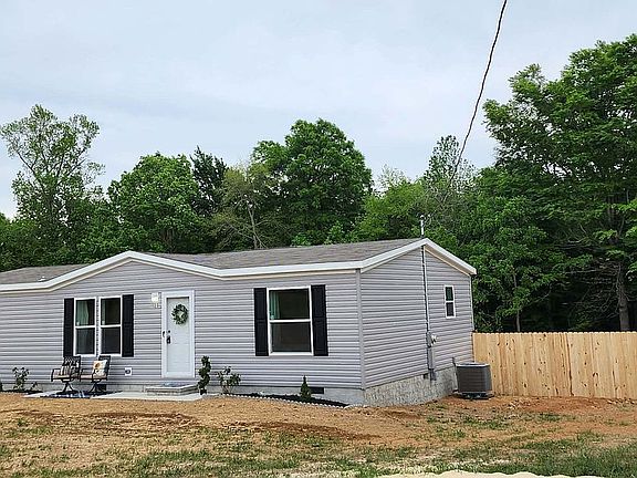 3rd image of 123 Oakley Estates Rd