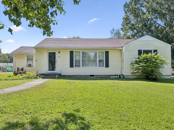 206 Bragg Cir, Tullahoma, TN 37388