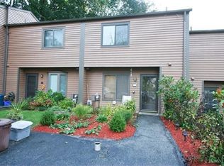 1 Adrian Ct, Cortlandt Manor, NY 10567