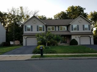 736 Maria Ave, Sinking Spring, PA 19608