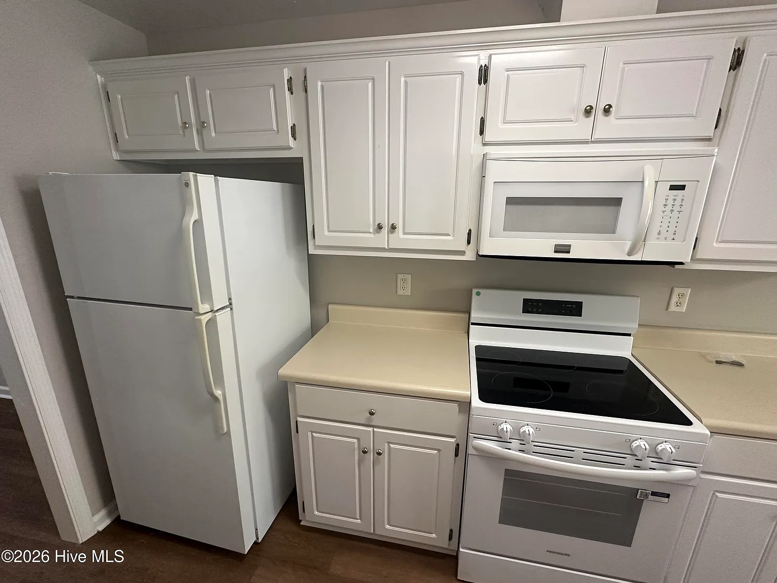 2 bed, 2.0 bath, 1170 sqft, $1,275 — Photo 4