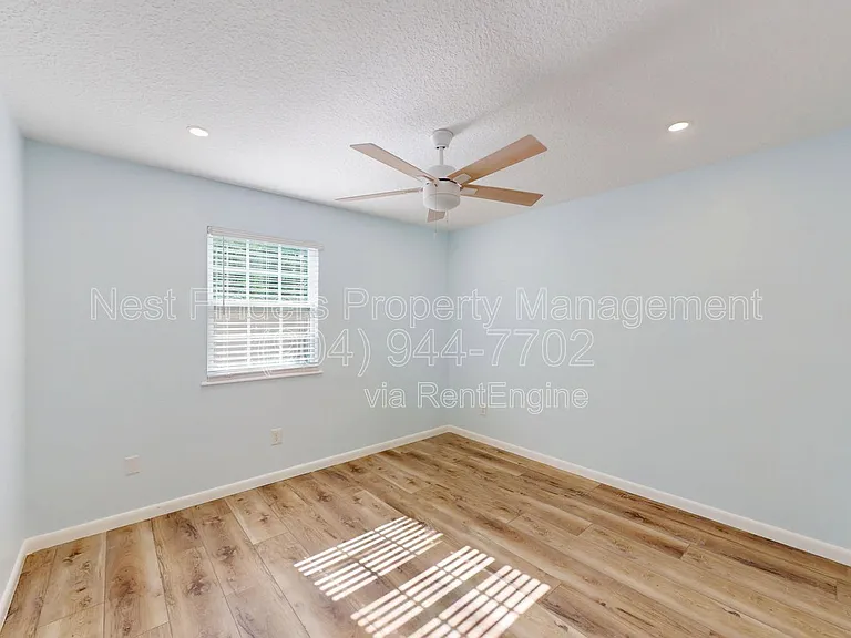 450 Aquatic Dr — Photo 11