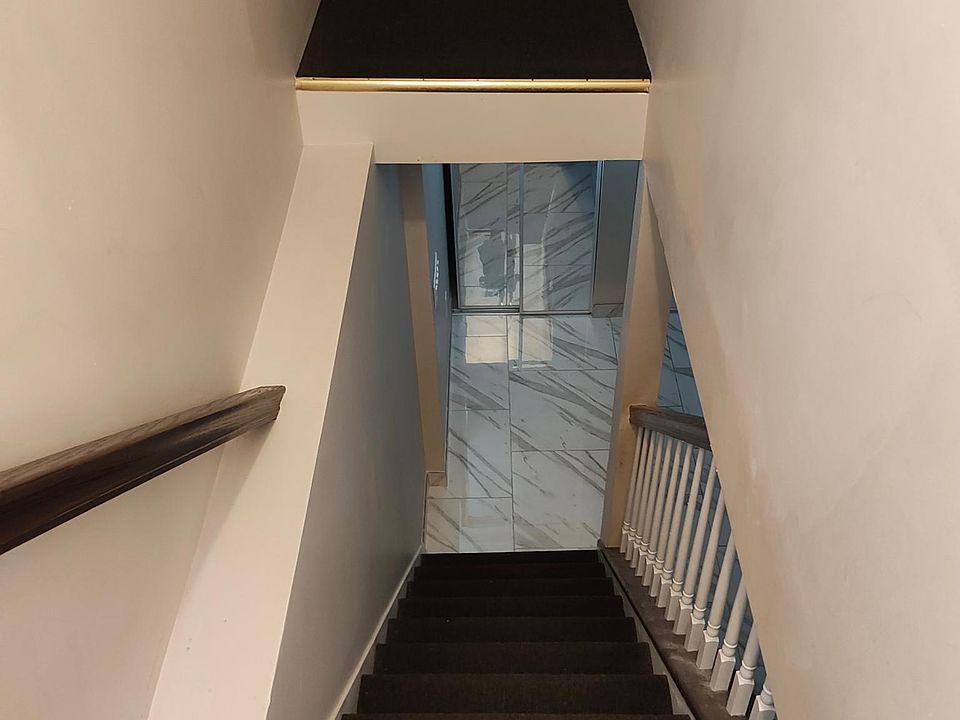 1st image of 1776 E 17th St #1