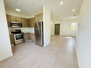 1295 W 69th St #207, Hialeah, FL 33014