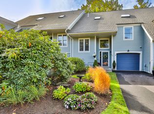 113 Hawthorne Village Rd, Nashua, NH 03062