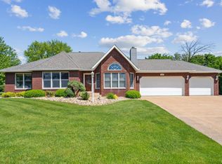 1005 E 4th St, Coal Valley, IL