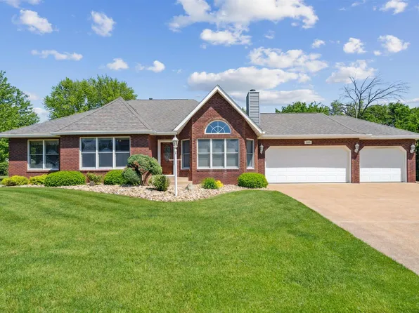1005 E 4th St, Coal Valley, IL 61240