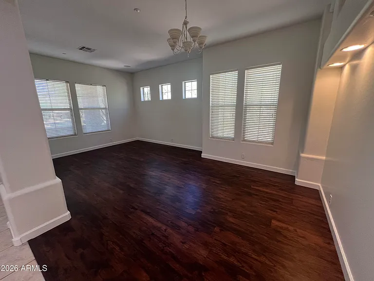 9506 E Mohawk Ln — Photo 5