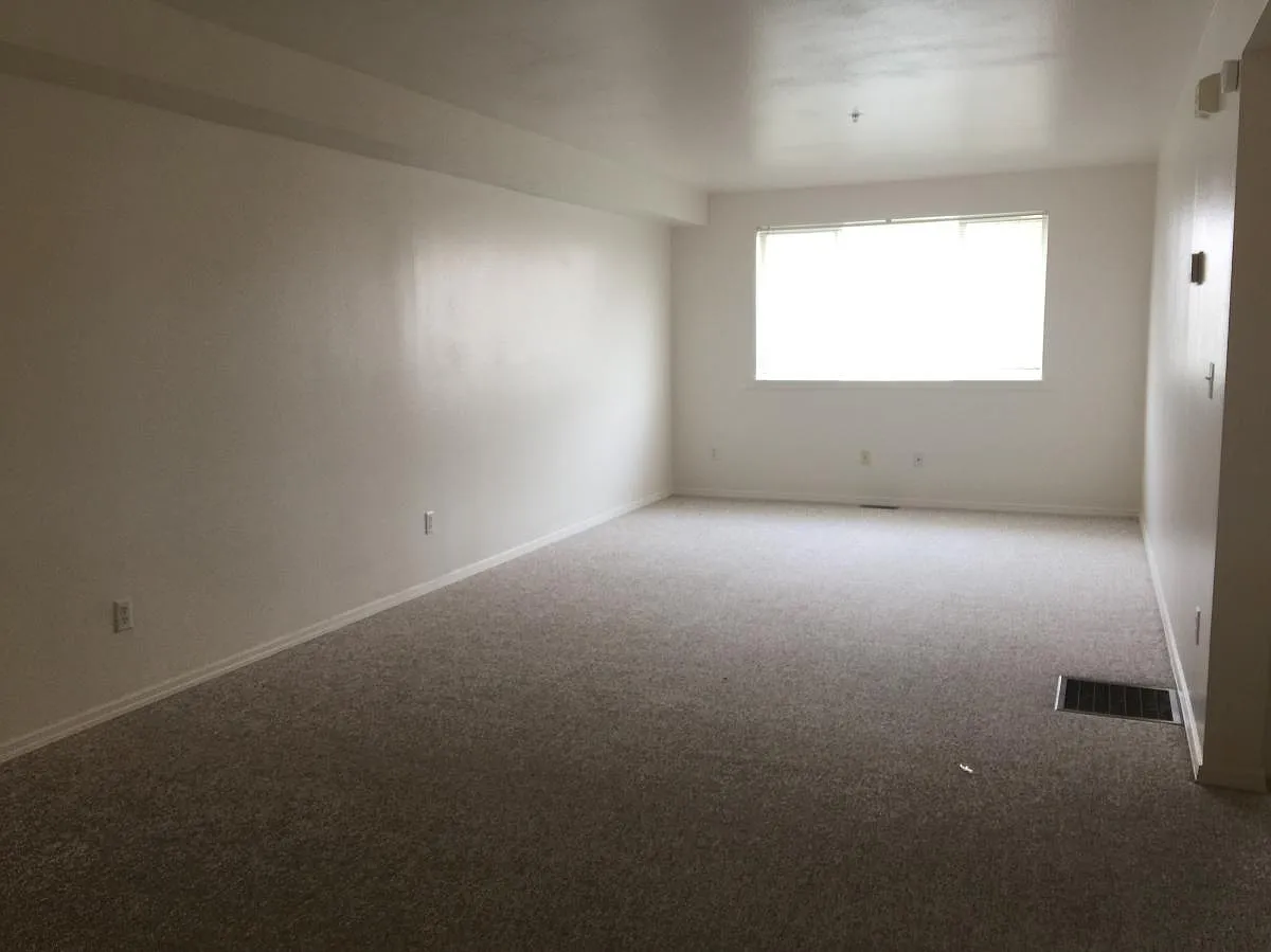 1 bed, 824 sqft, $1,150 — Photo 2