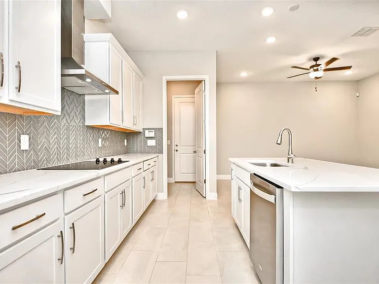 2941 Voyager Ave — Photo 7