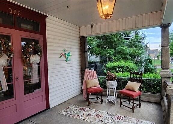 2nd image of 366 Hudson Ave