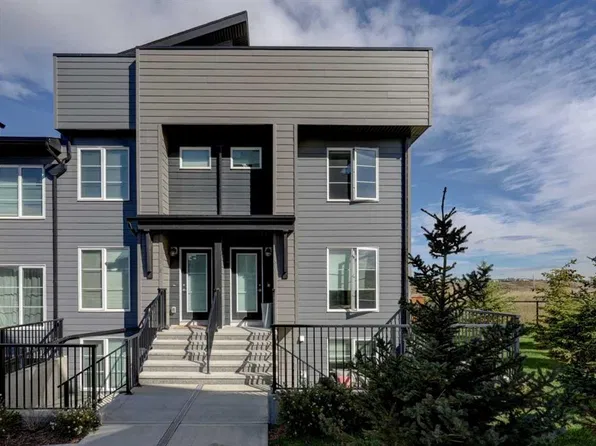 260 W Rowley Way NW #319, Calgary, AB T3L 0H5