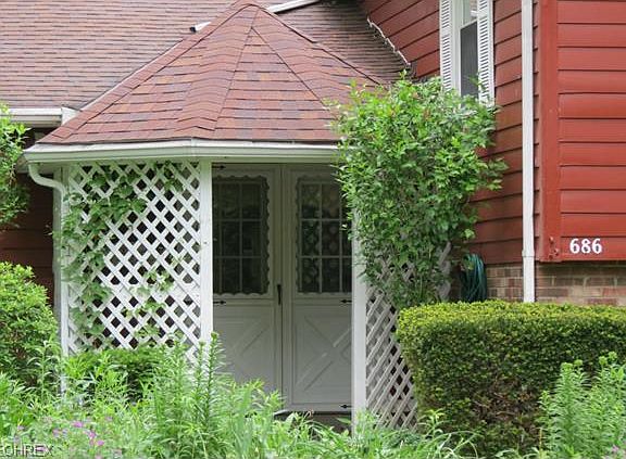 3rd image of 686 Briarcliff Dr