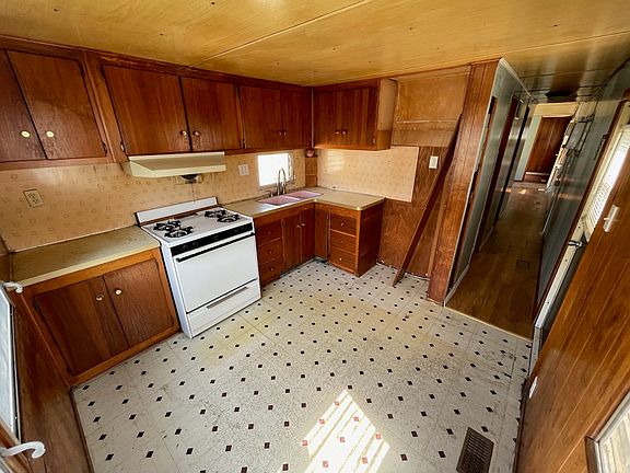 5th image of 2955 Dekalb St Unit 22