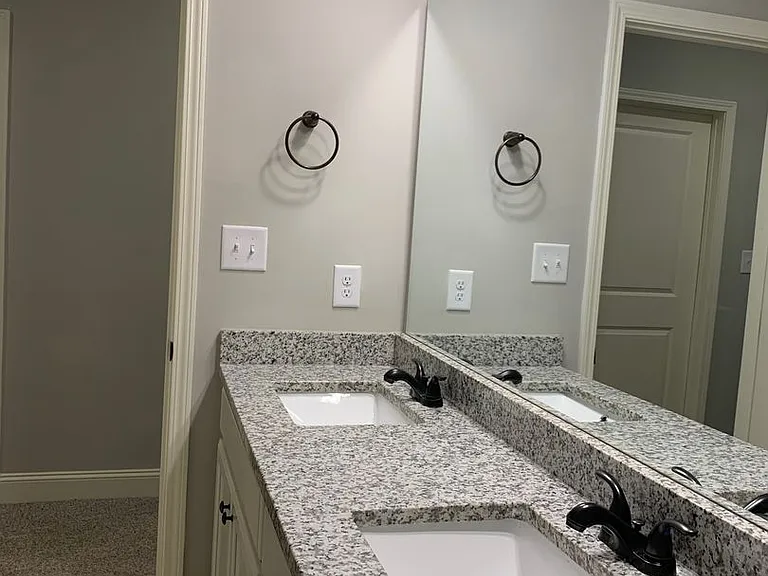 135 Sumner Ct — Photo 38