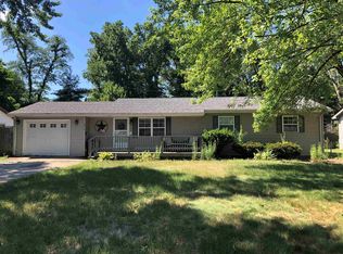 611 Hillcrest Dr, Monticello, IN 47960
