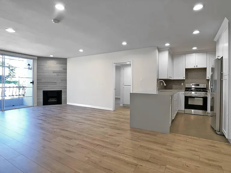 1601 Selby Ave #102 — Photo 5