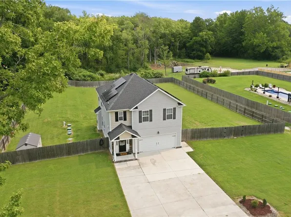 1924 Land Of Promise Rd, Chesapeake, VA 23322
