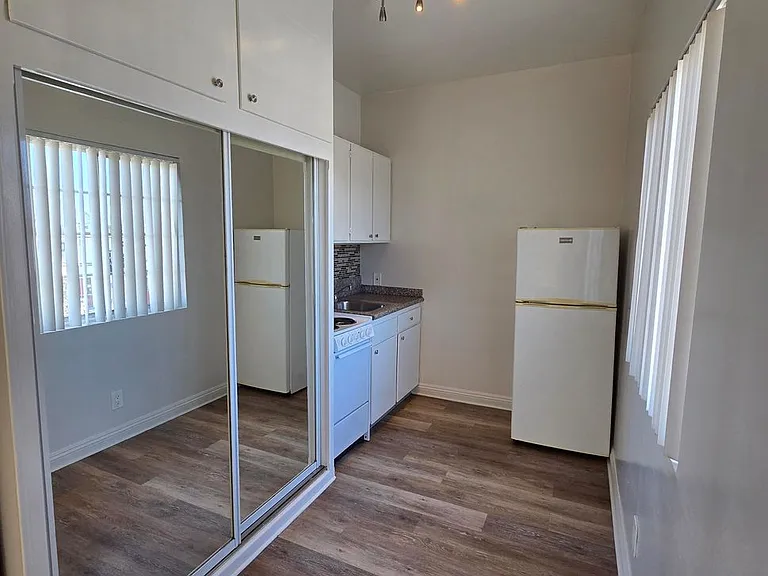 13501 Inglewood Ave — Photo 6