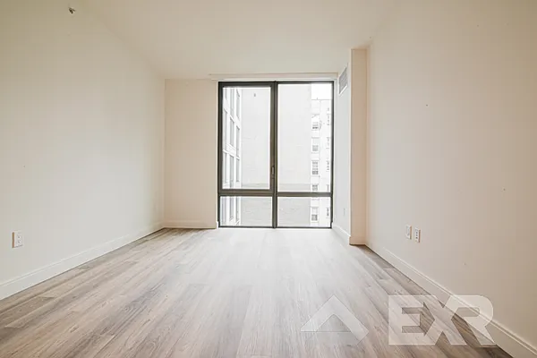 Rented by EXR | media 17