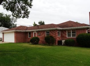 911 W 5th St, Mccook, NE 69001