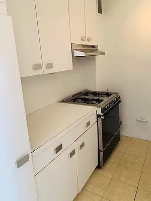 5th image of 382 Central Park W APT 2V