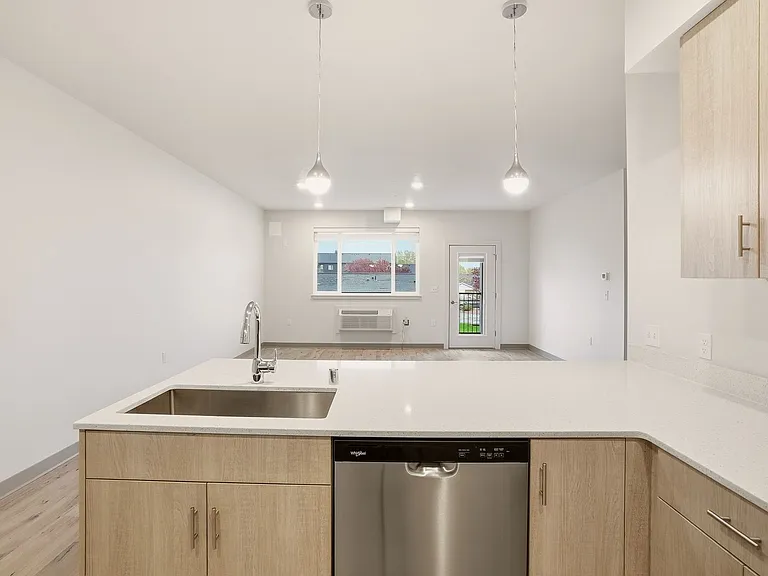 Nathan Apartments — Photo 60