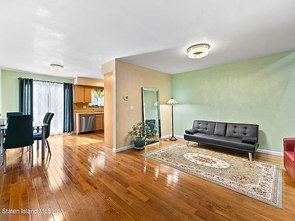 5th image of 23 Stack Dr