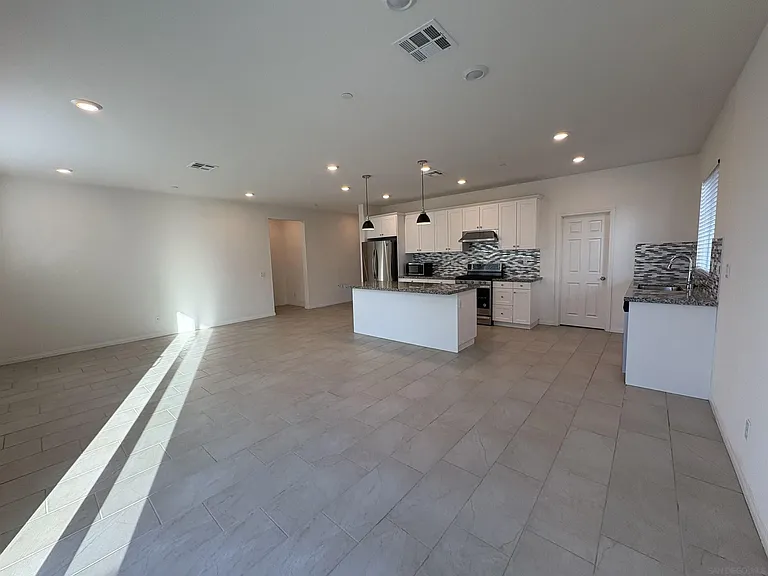 420 Appleton Way — Photo 9