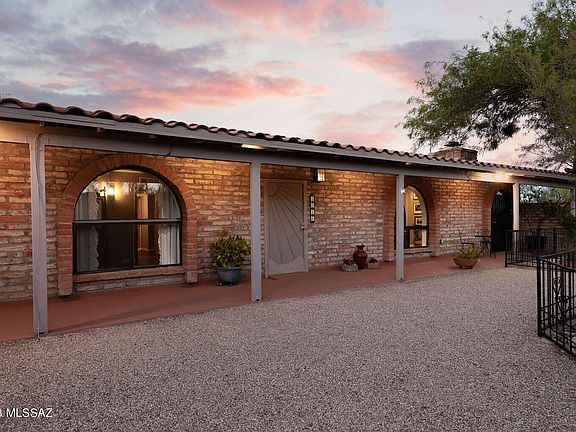 2nd image of 5046 W Camino Del Desierto