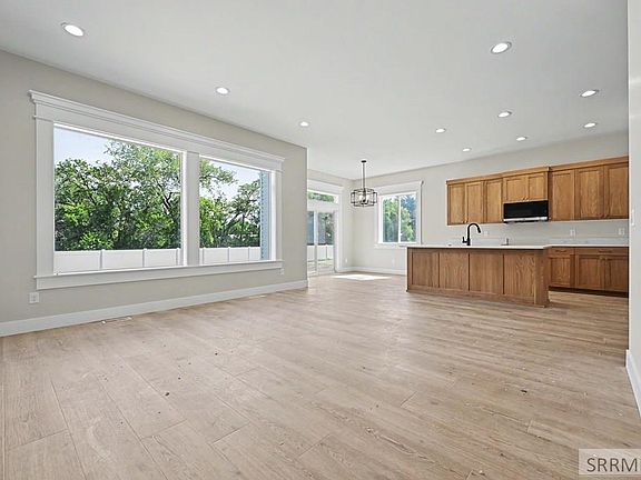 2nd image of 448 Willow Bend Ave