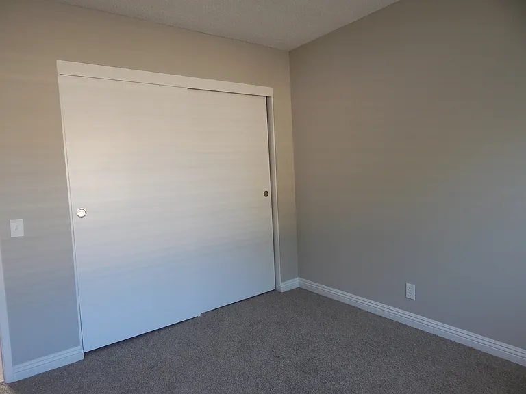 2101 Curtis Ave #4 — Photo 10