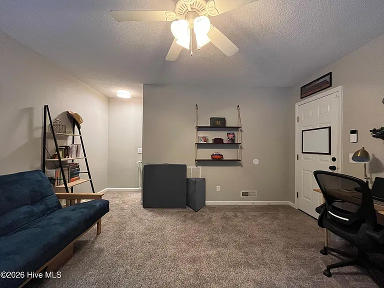 2400 Longleaf Dr W — Photo 26