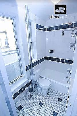 4th image of 121 Saint Marks Pl APT 21