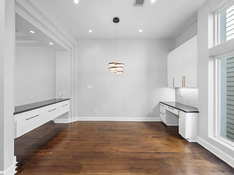 1822 Brun St — Photo 10